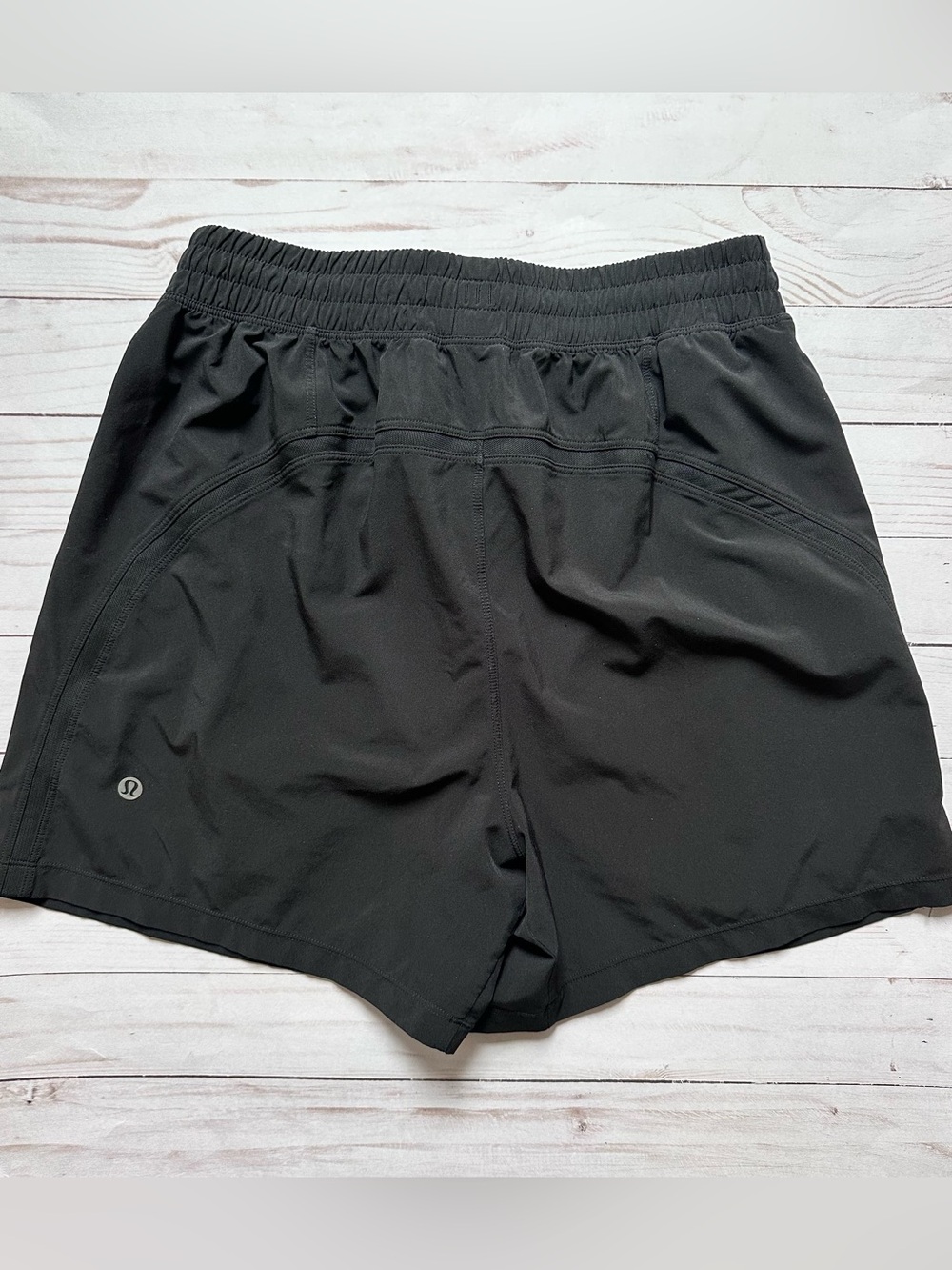 Men’s Lululemon Pacebreaker Short (size small)